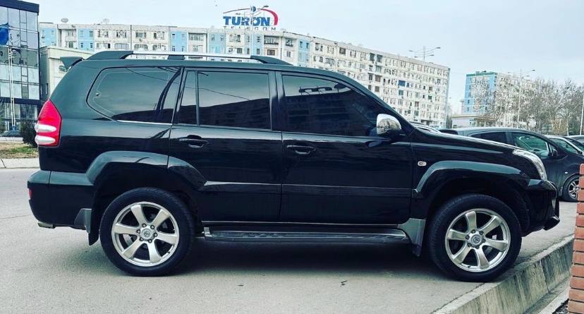 Узбекистанец продает свой Land Cruiser Prado по цене Chevrolet Onix