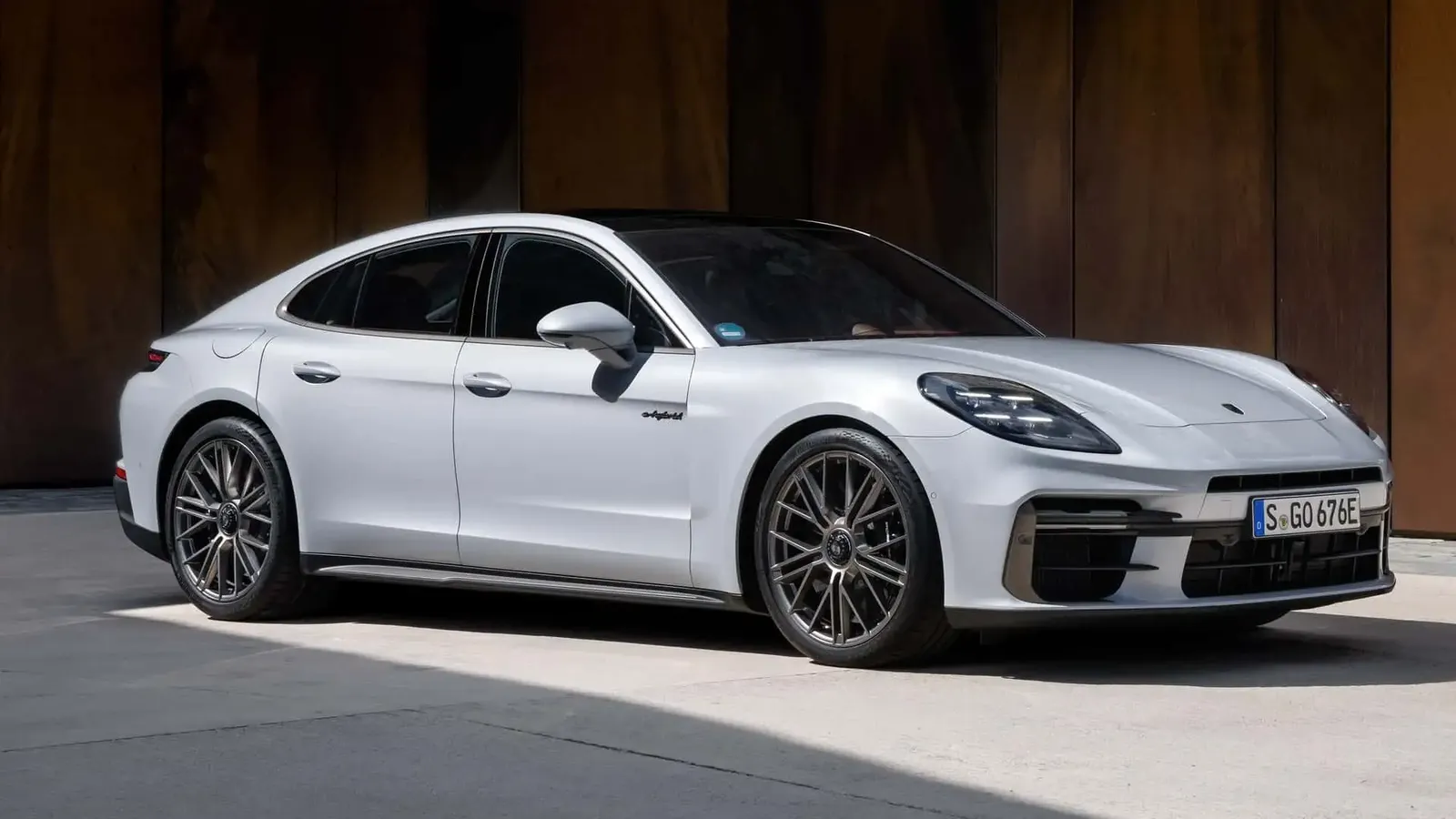 Porsche презентовал самый мощный Panamera в истории
