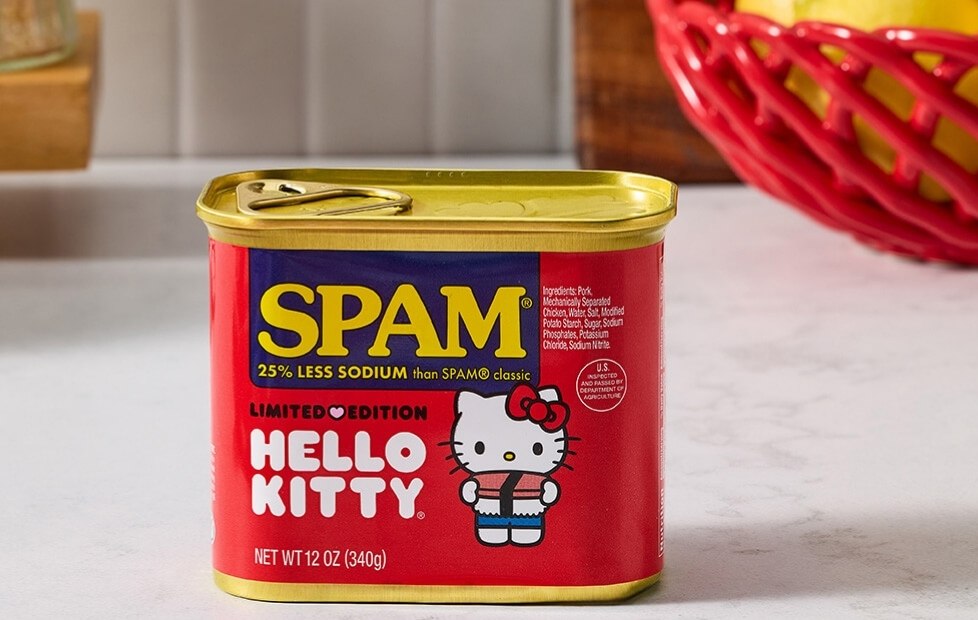 Hello Kitty выпустила коллаборацию с брендом консервированного мяса Spam