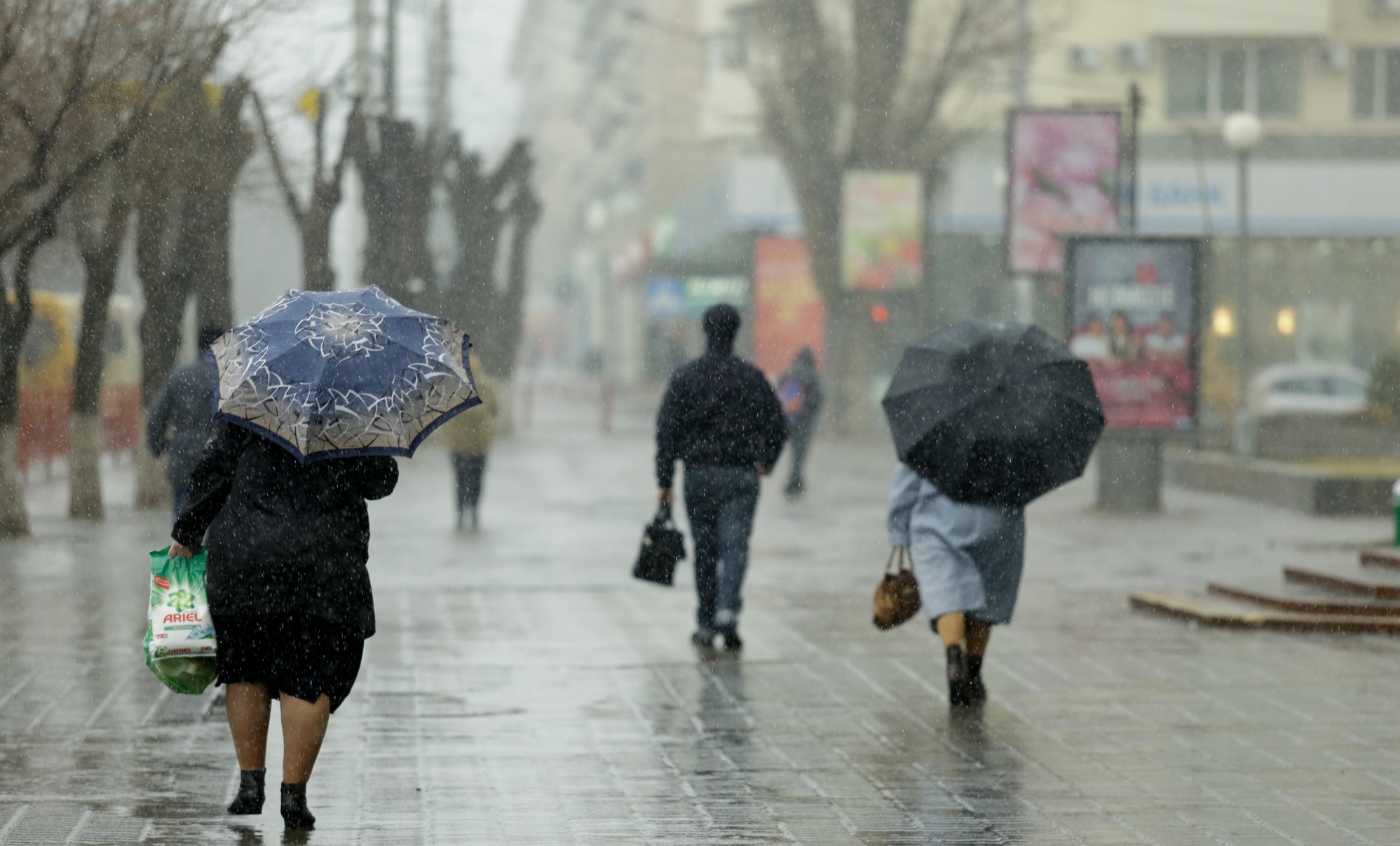 Узбекистанцам предсказали дождь и снег