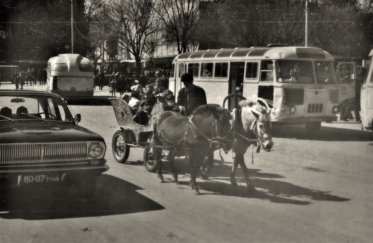 Toshkent. Markaziy univermarg orqasi. 1970-yillar<br>