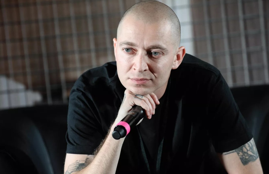 В России заочно арестовали рэпера Oxxxymiron