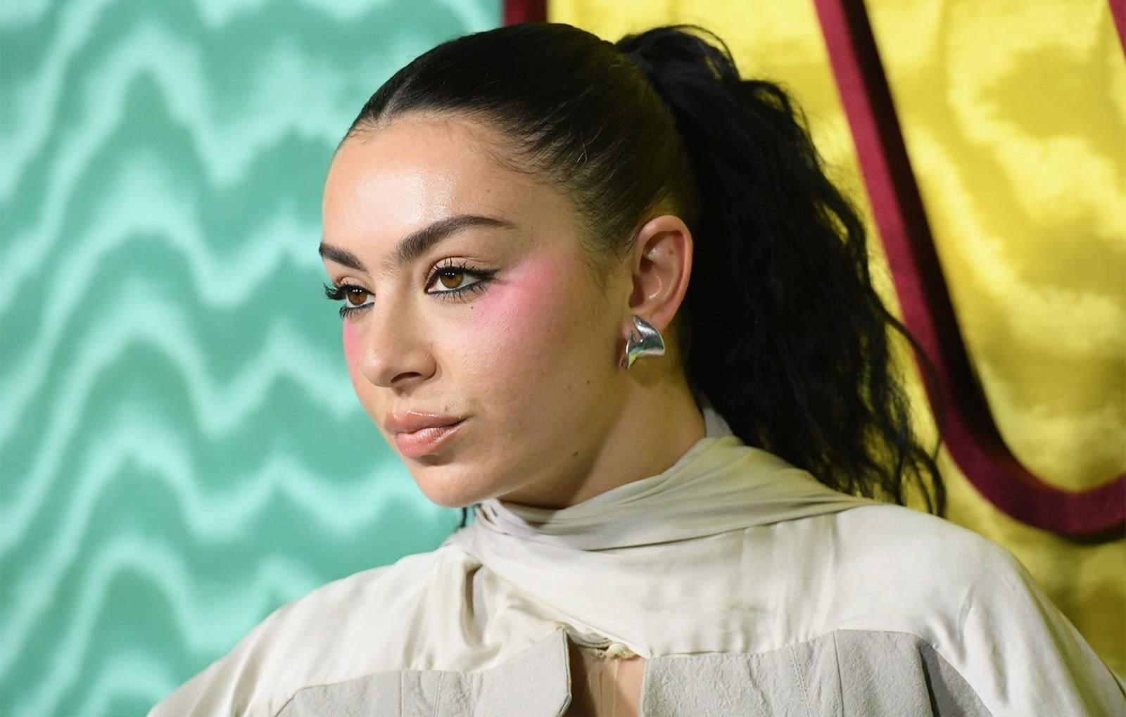 Charli XCX стала первым глобальным амбассадором Nothing