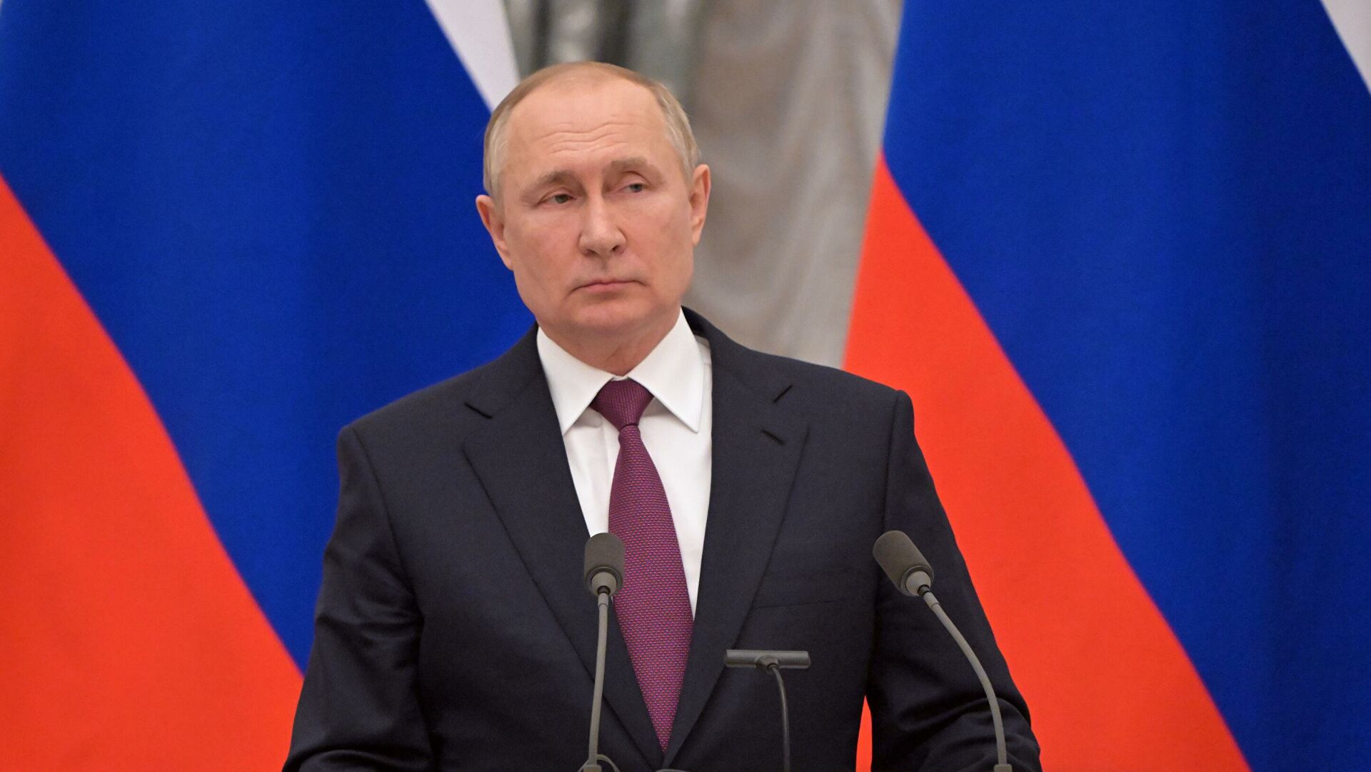 Владимир Путин призвал незамедлительно высылать мигрантов за экстремизм
