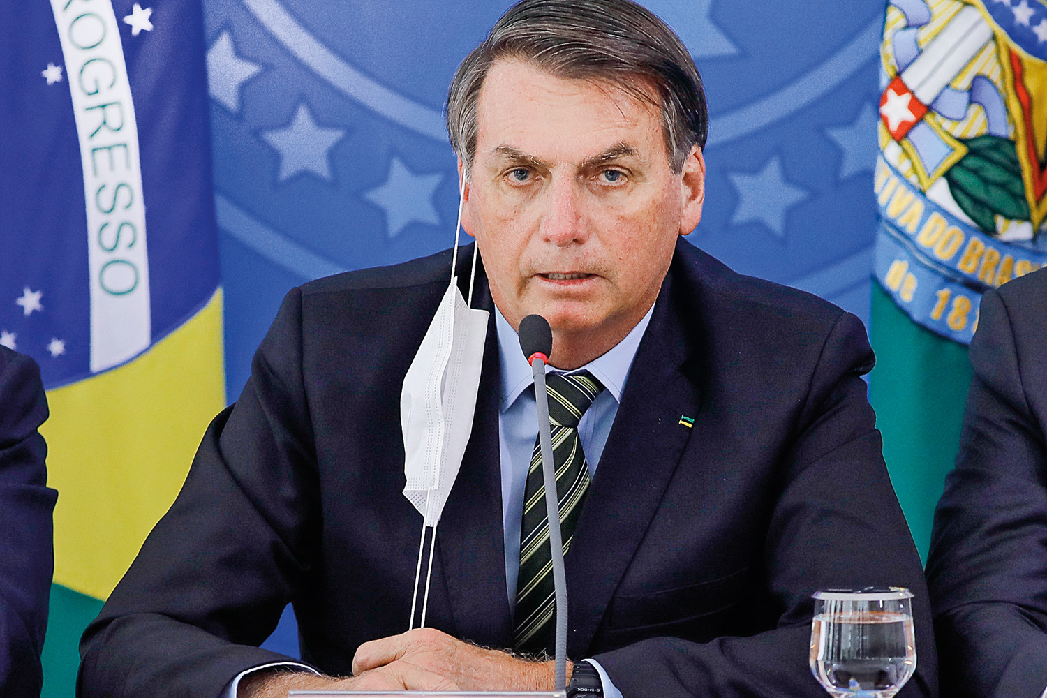 Президент Бразилии назвал самоизоляцию «глупостью для слабых»