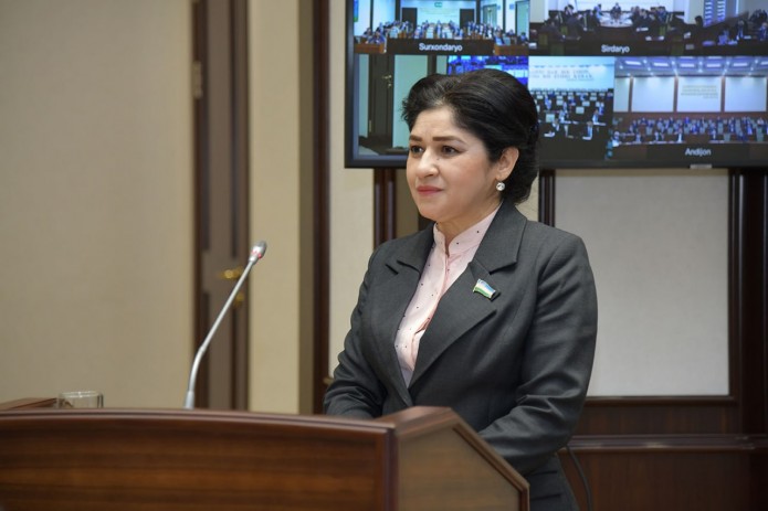 Представительница Сената взялась за обращения узбекистанцев