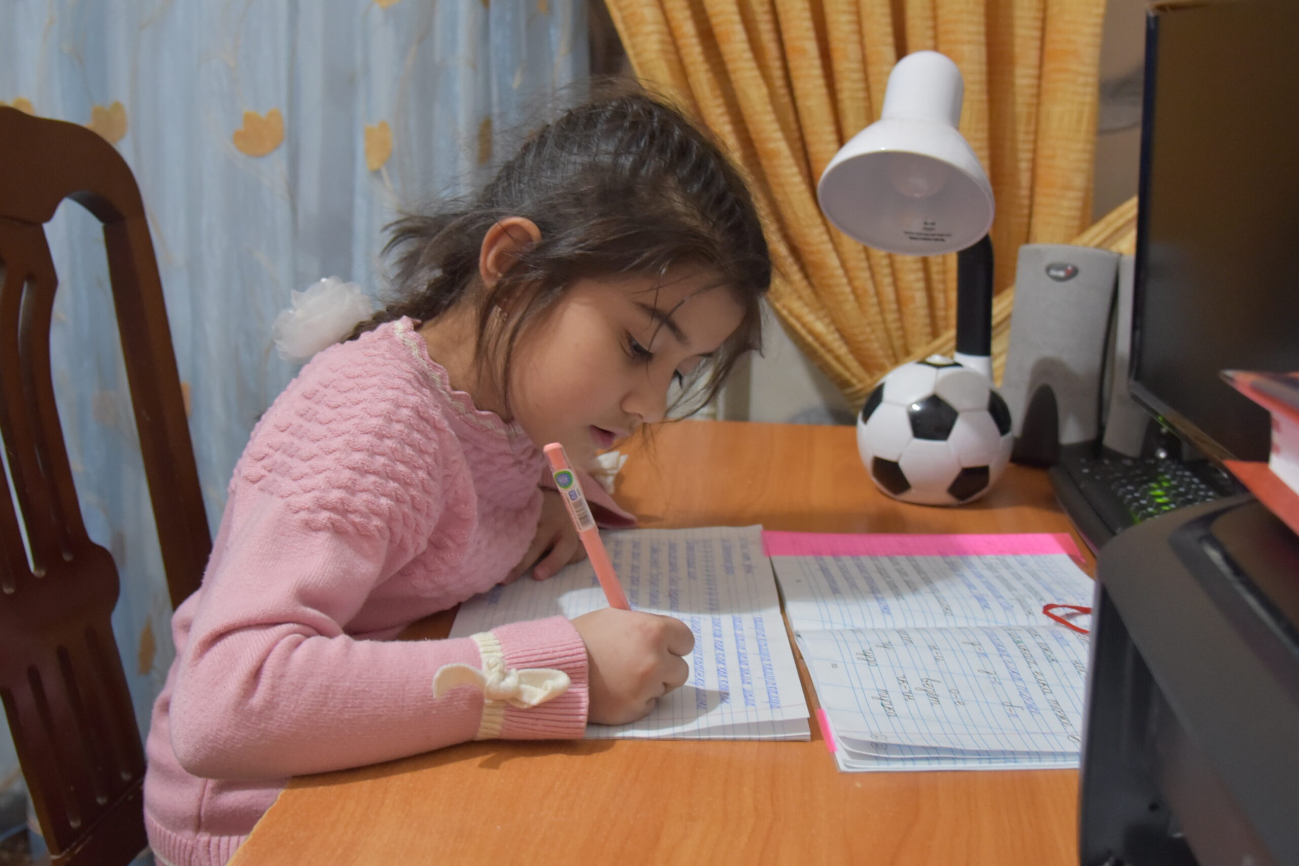 Узбекистанских преподавателей призвали не занижать оценки учеников, обучающихся онлайн