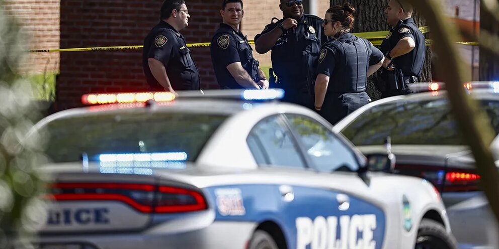 Полиция Америки убила ученика, который открыл стрельбу в школе