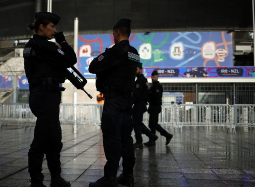 Во Франции ввели наивысший уровень террористической опасности