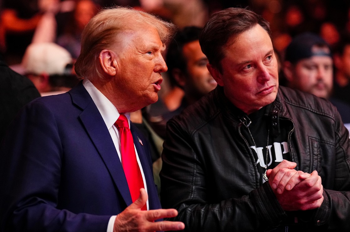 Трамп назвал смехотворными планы Маска по созданию политической партии