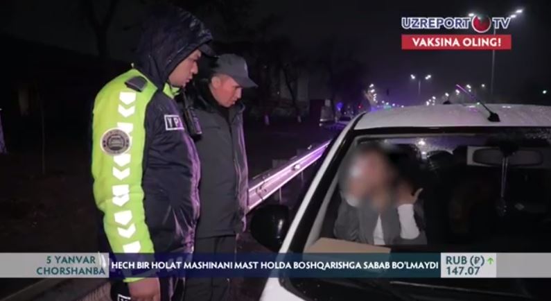 Пьяная водительница в Ташкенте попыталась обдурить сотрудников ДПС, пересев на пассажирское место — видео