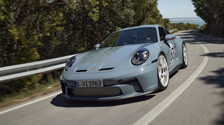 Porsche презентовал автомобиль на механике почти за $300 000