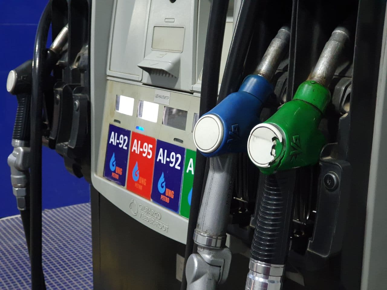 Биржевые цены на бензин марки АИ-80 упали
