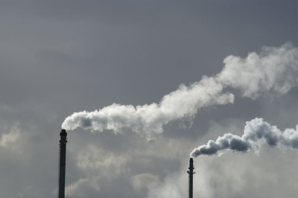 Сенаторы одобрили закон об ограничении работы предприятий, чрезмерно загрязняющих воздух