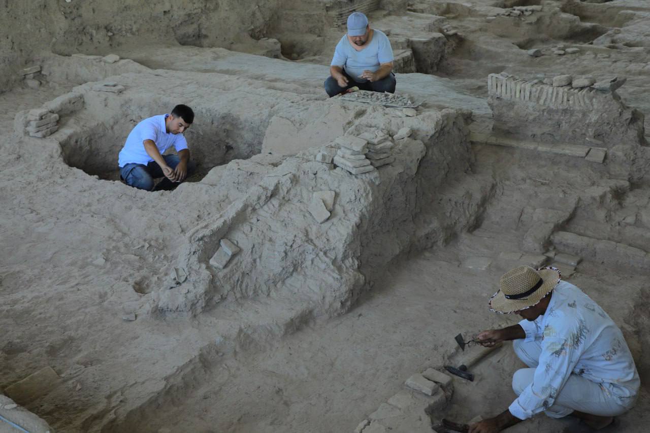 Археологи нашли в Намангане артефакты XI века — фото