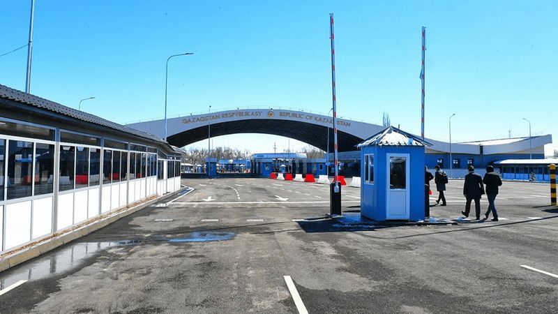 Казахстан открыл автомобильные пункты пропуска на границе с Узбекистаном