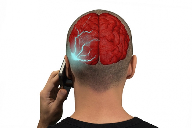 Исследование опровергло информацию, что телефоны вызывают опухоли мозга