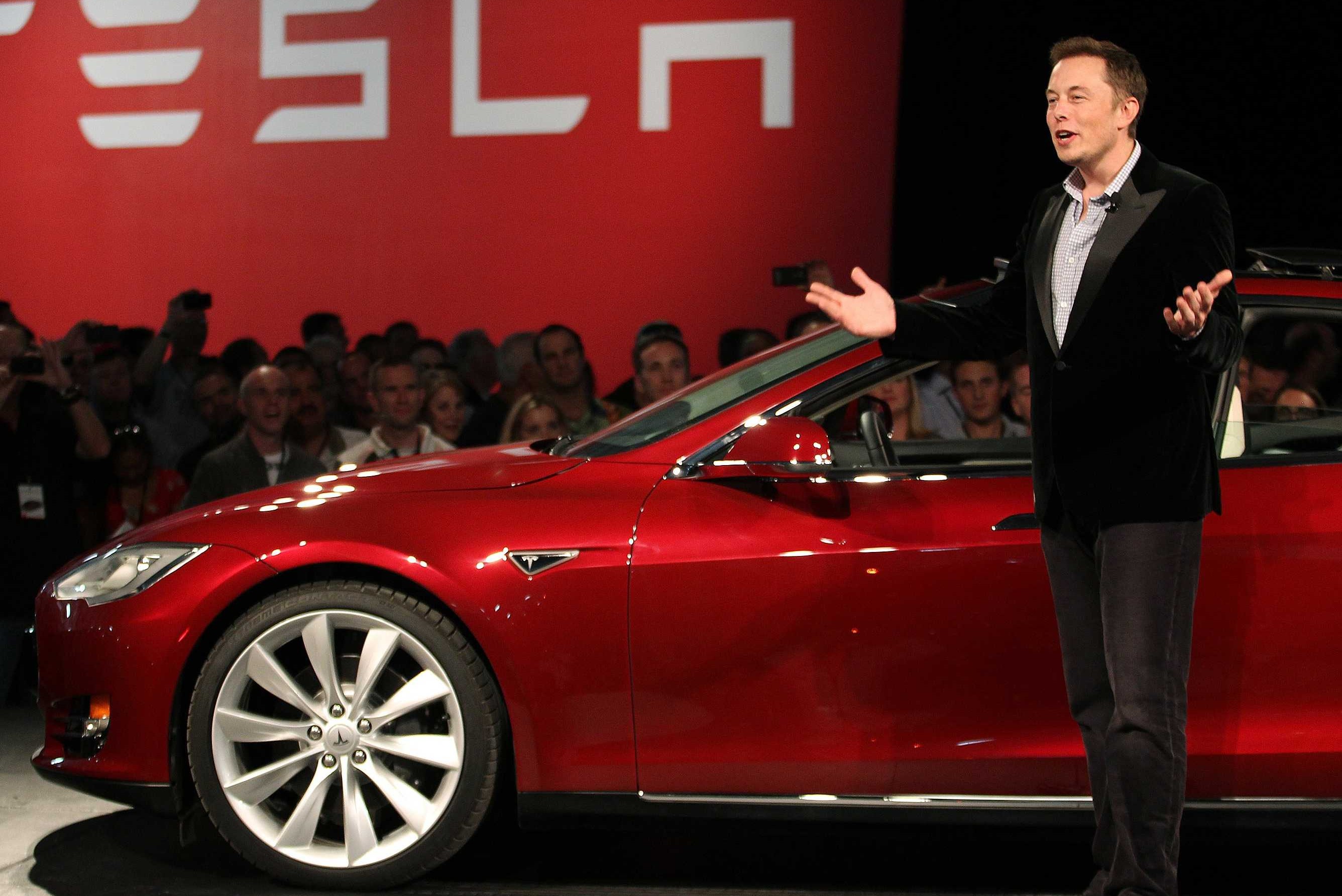 Маск пообещал через три года выпустить бюджетный беспилотник Tesla