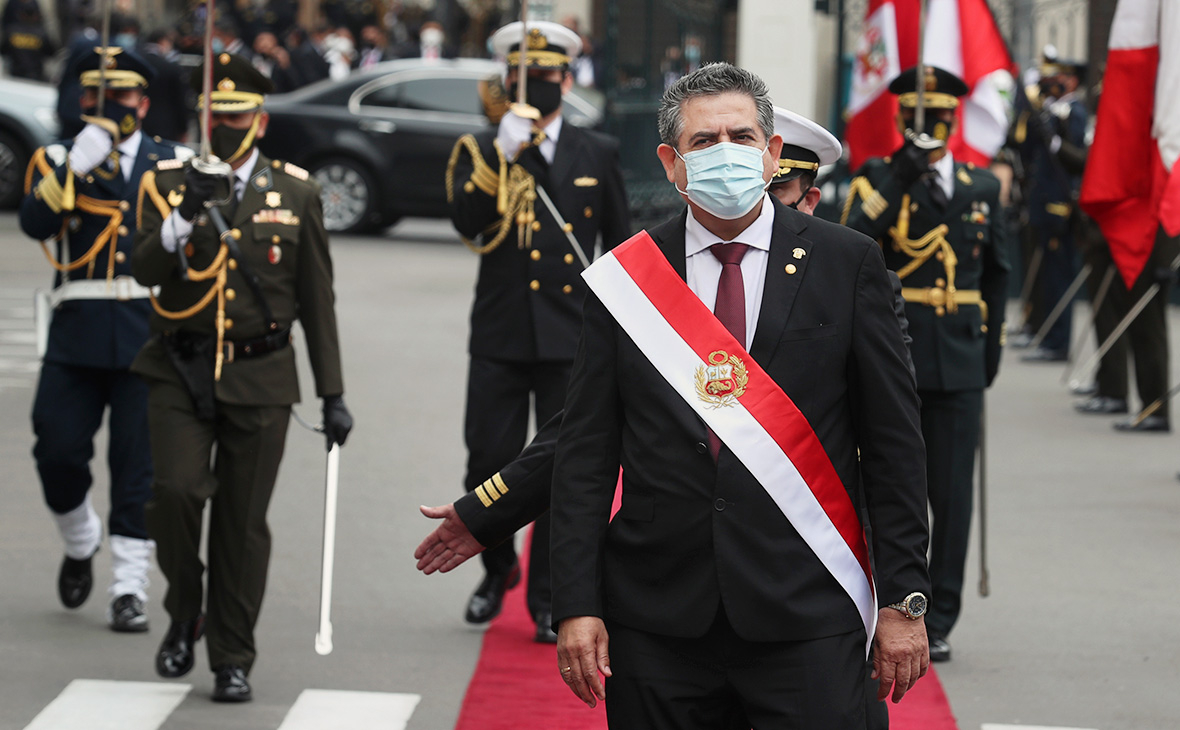 В Перу, не проработав и недели, ушел в отставку второй президент 