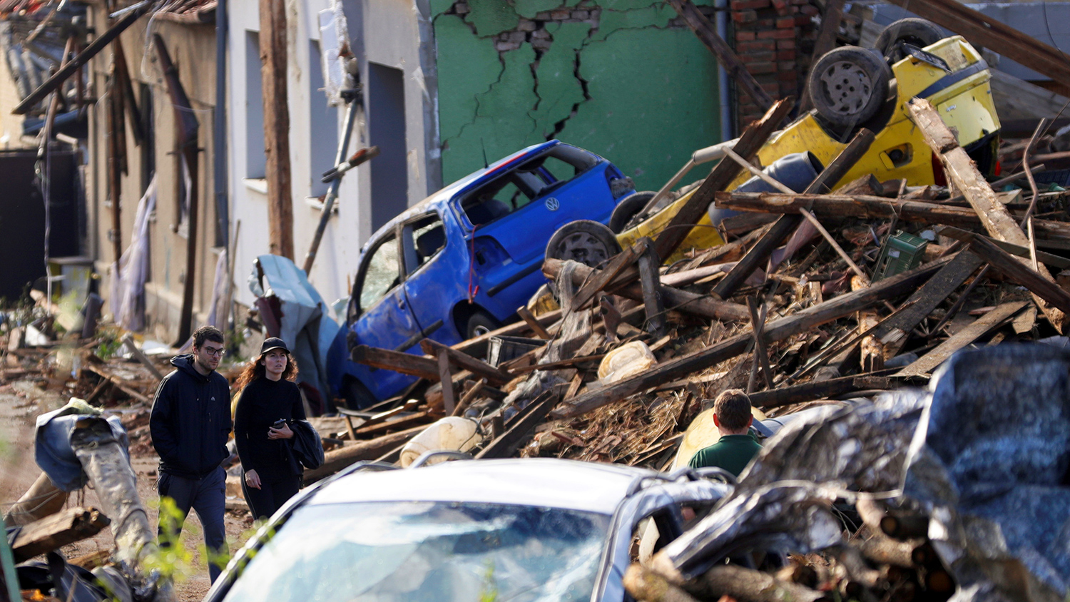 По Чехии пронесся мощный торнадо: пять погибших и сотни пострадавших