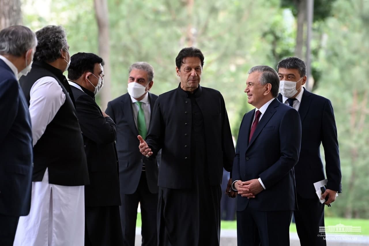 Шавкат Мирзиёев встретился с премьер-министром Пакистана