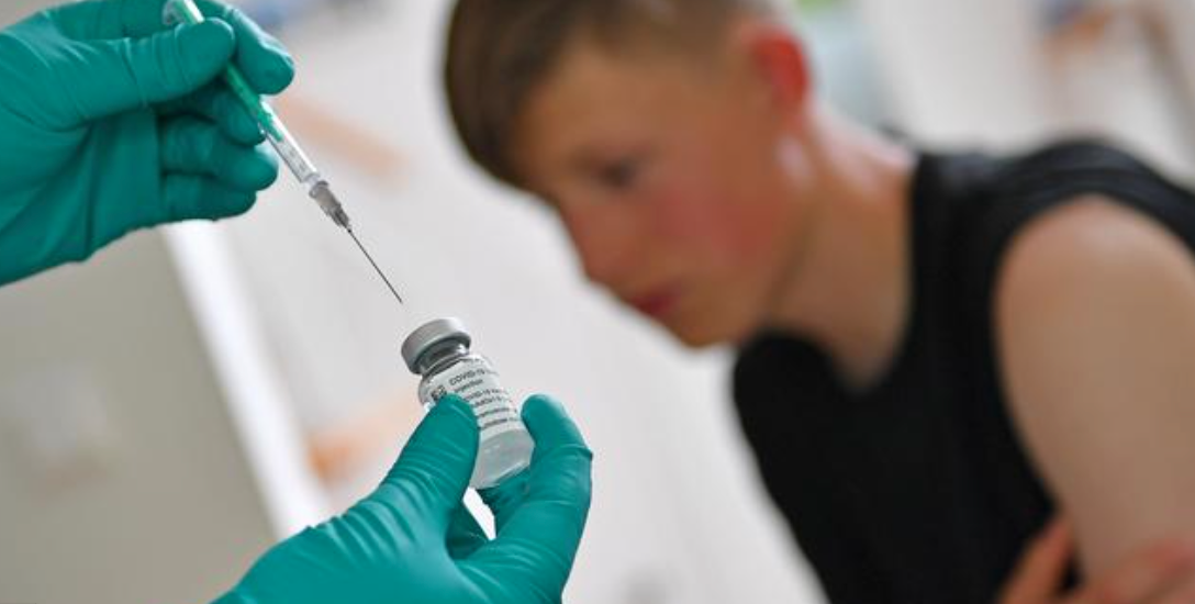 Стало ясно, сколько детей в Узбекистане вакцинировались от коронавируса за вчерашний день — статистика