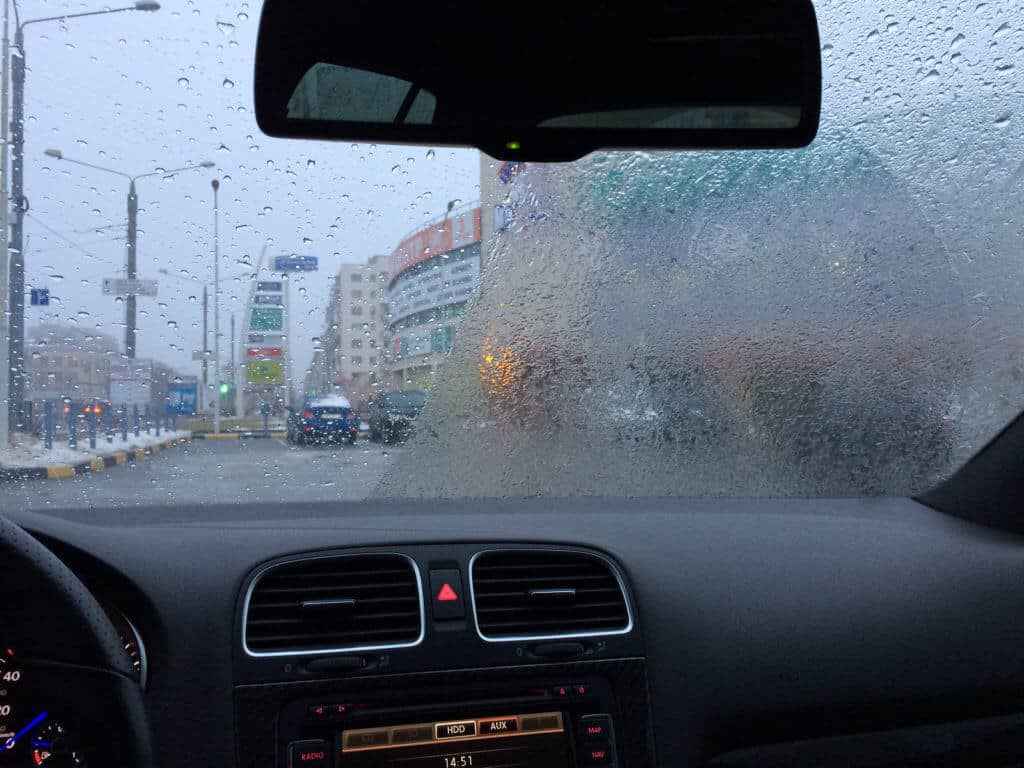 Как «антидождь» может навредить машине и как выбрать хорошую жидкость