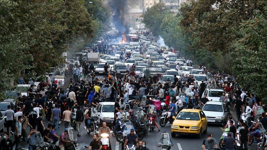 Число погибших в ходе массовых протестов в Иране достигло 35