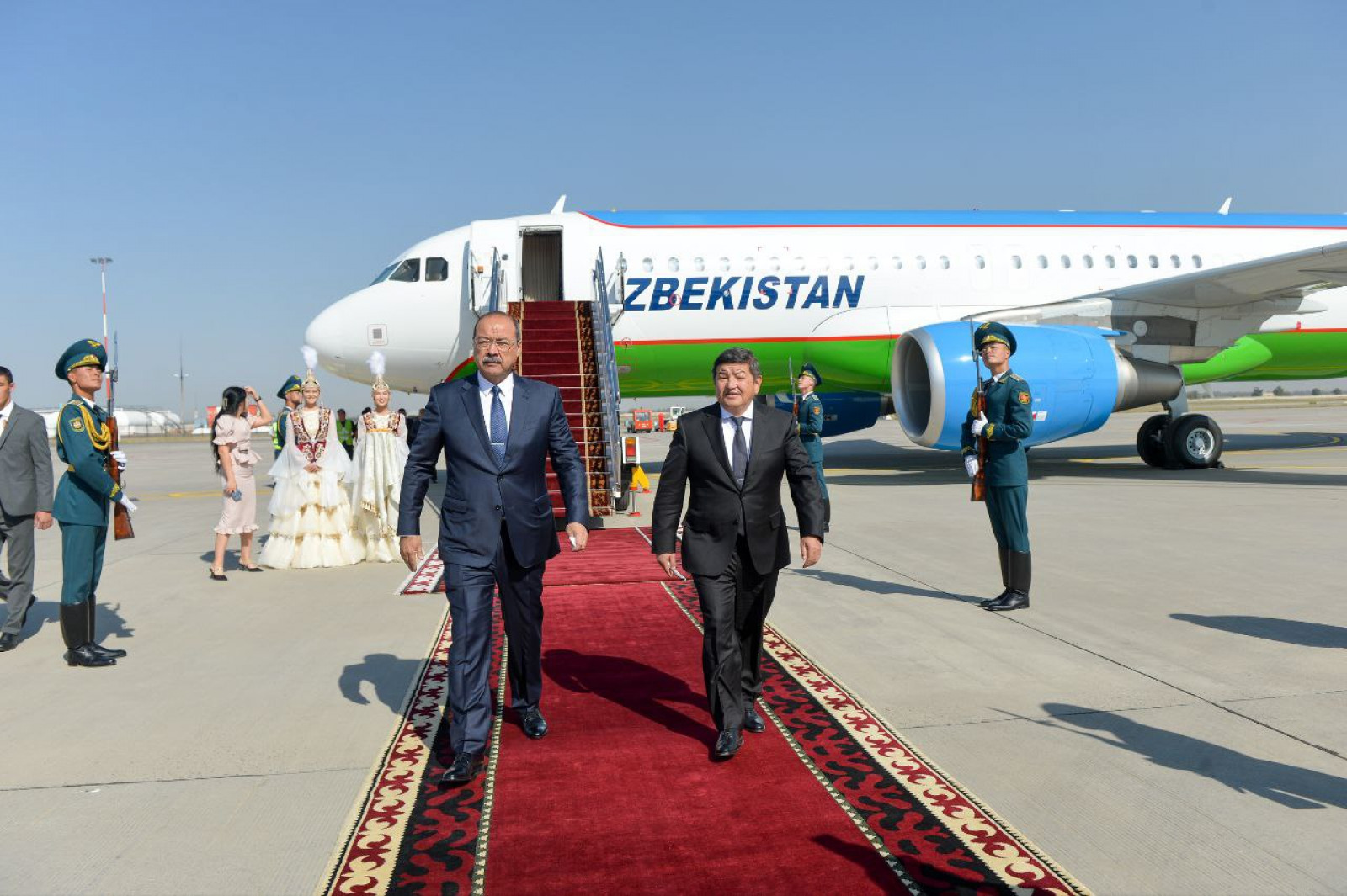 Арипов встретился с президентом Кыргызстана и подписал протокол о кыргызско-узбекской границе