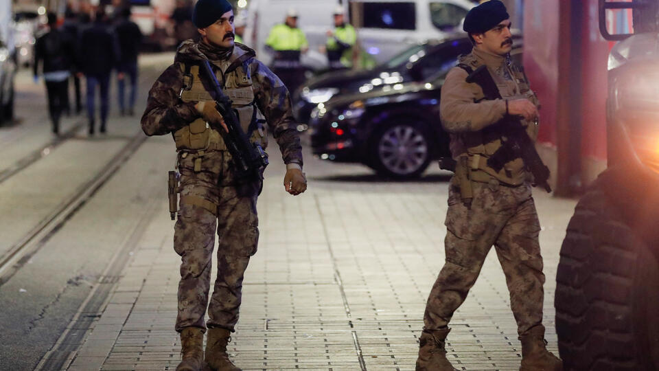 По делу о взрыве в центре Стамбула задержали почти 50 человек