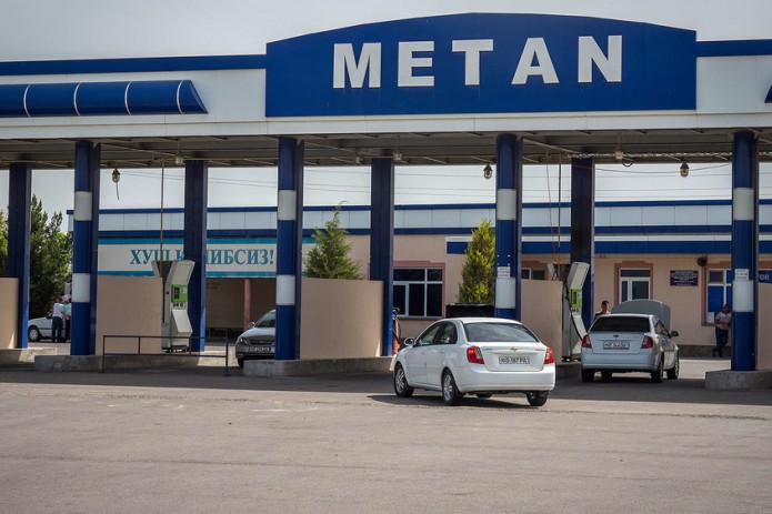 Еще в двух регионах Узбекистана ввели ограничения на газовых заправках