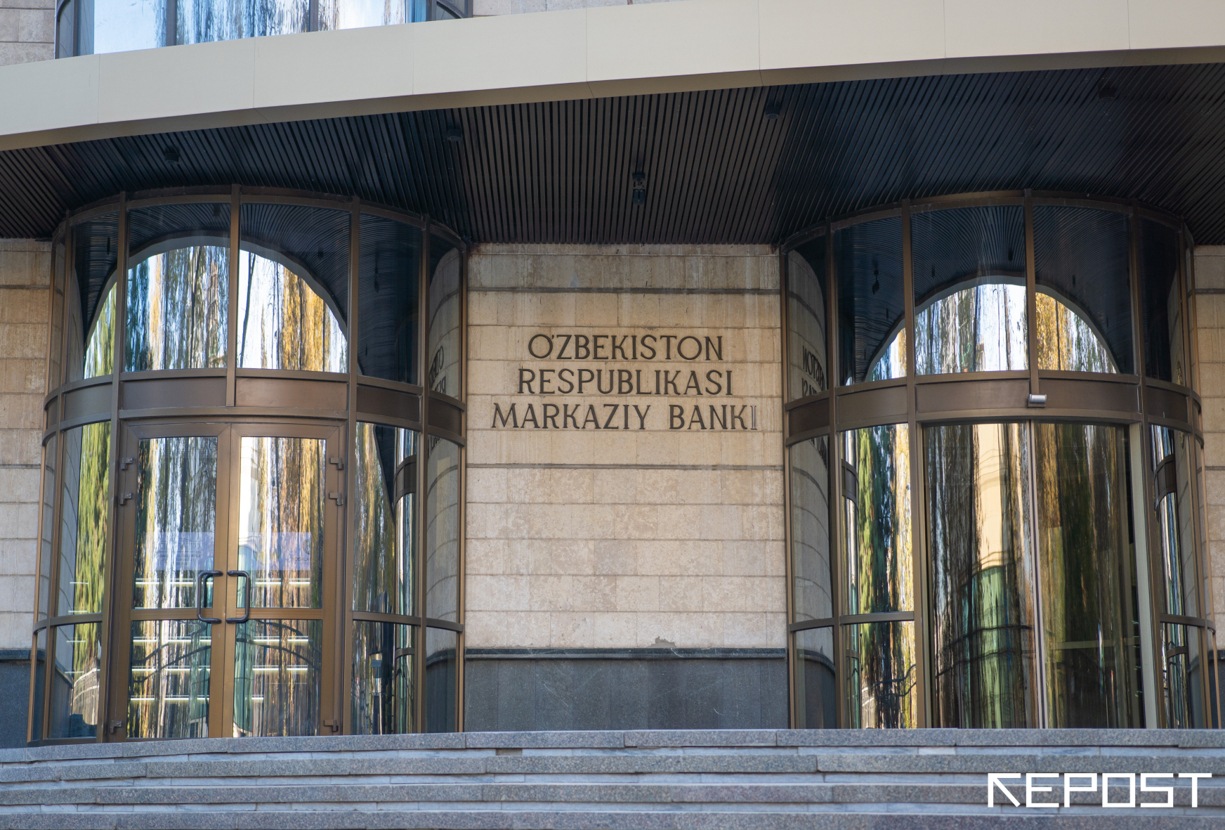 В Узбекистане с 22 апреля банки начнут проверять SIM-карты клиентов — как это будет работать