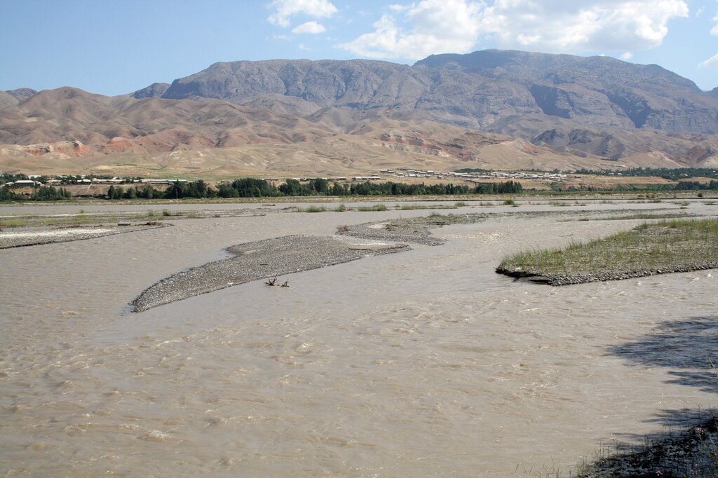 В реке Зарафшан утонули трое детей