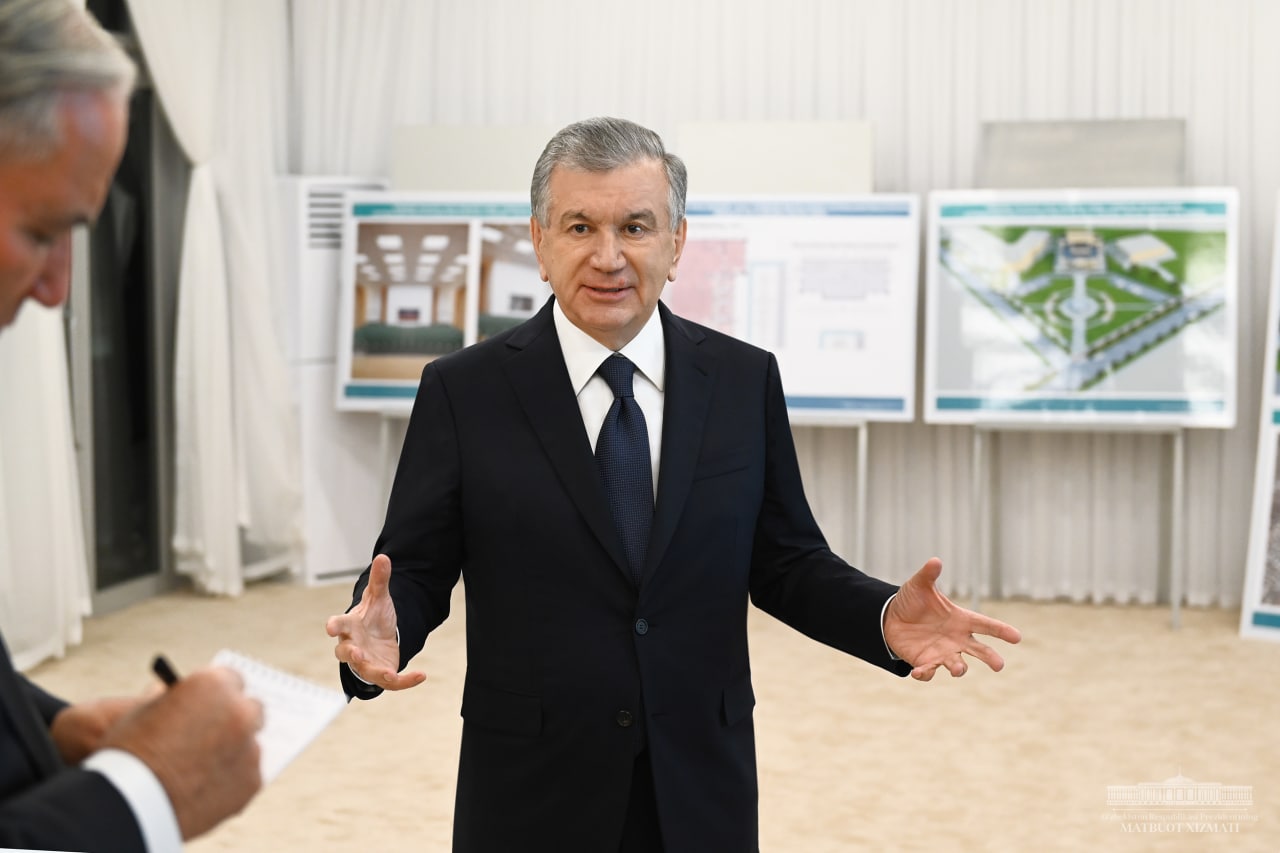 Шавкату Мирзиёеву презентовали проект строительства городка Аль-Хорезми