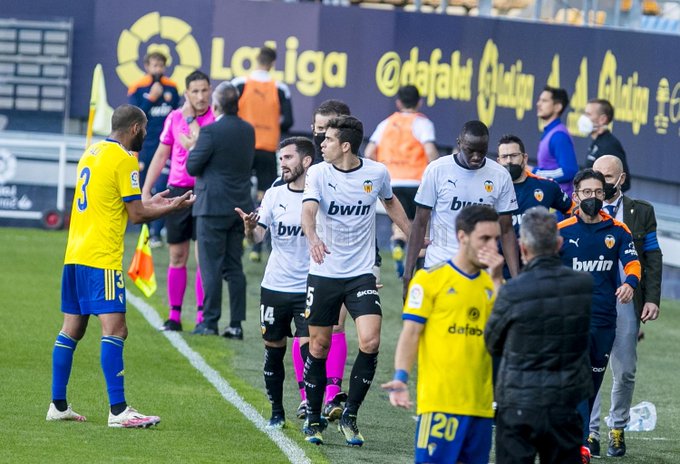 Оскорбления на почве расизма приостановили игру чемпионата Испании по футболу
