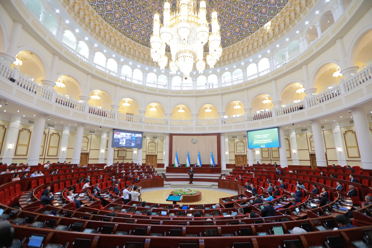 Парламент Узбекистана может получить право на самороспуск