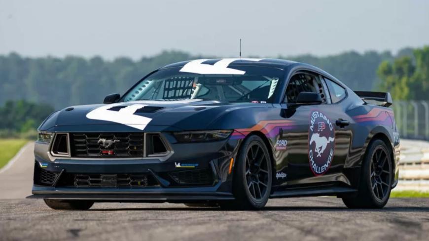 Ford Mustang Dark Horse R презентовали для гоночной серии One-Make Racing