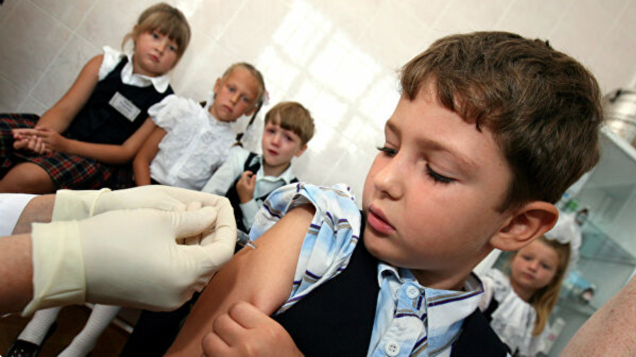 В Узбекистане дошкольники и первоклассники будут вакцинированы от гриппа бесплатно