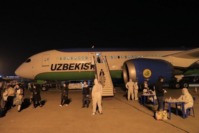 Узбекистанцев вернут из Стамбула и Нью-Йорка чартерными рейсами