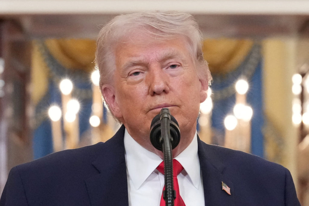 Трамп призвал Иран не взимать плату за проход через Ормузский пролив