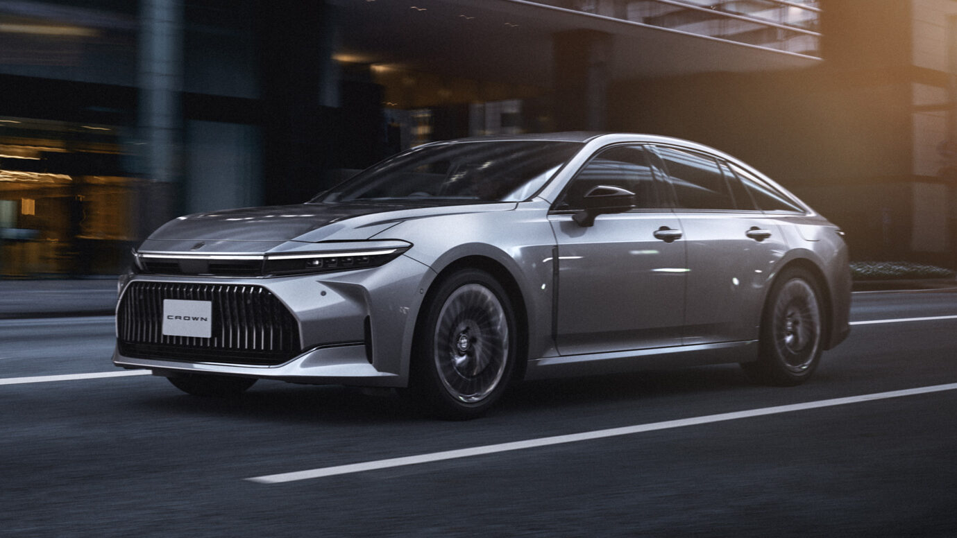 У Toyota появился новый седан с водородным двигателем