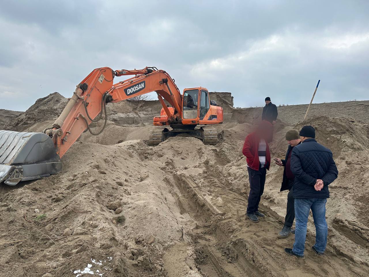 На реке Кашкадарья незаконно добывали песок и гравий: ущерб оценили более чем в 41 млрд сумов