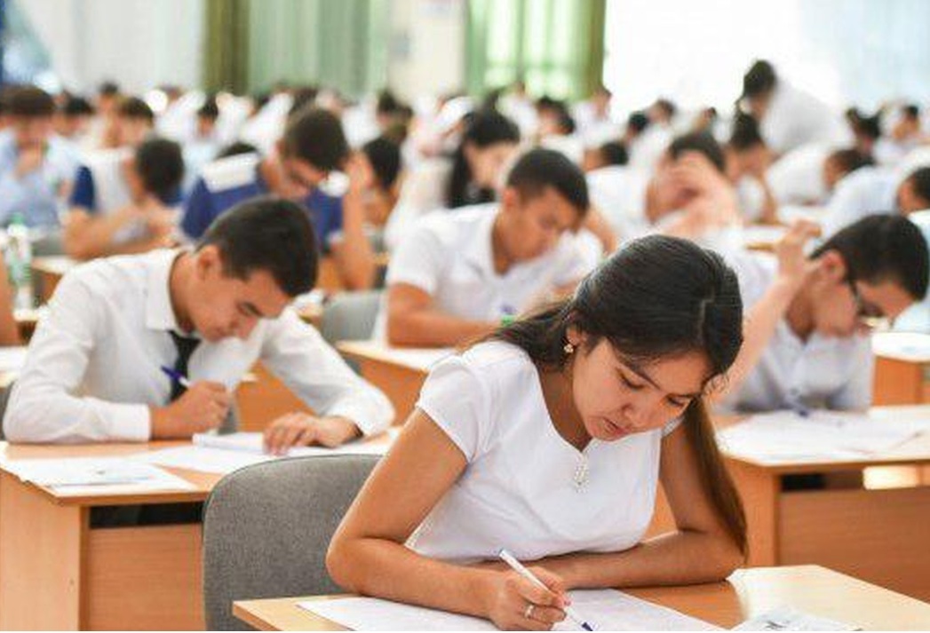 В Узбекистане некоторым студентам-«платникам» государство оплатит первый курс учебы в вузе 