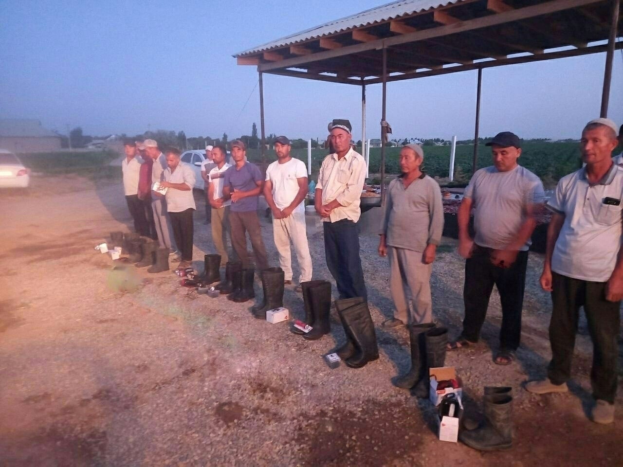 В Сурхандарье прокурор избил фермера сапогом и назвал его «свиньей» (видео)
