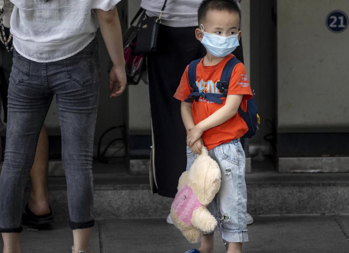 ВОЗ запросила у Китая данные о вспышках таинственной пневмонии у детей
