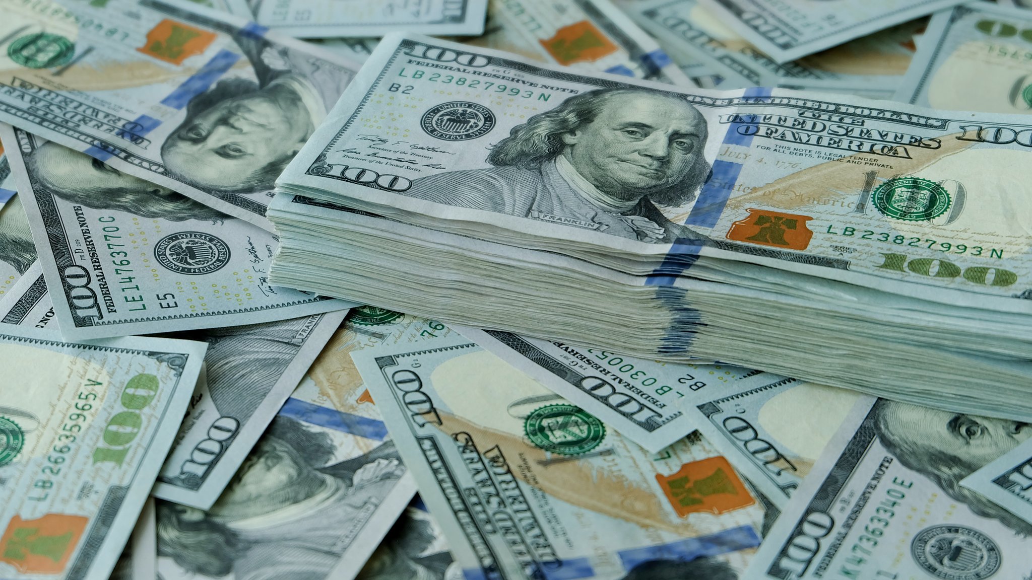 Узбекским предпринимателям разрешат оказывать услуги по обмену валюты