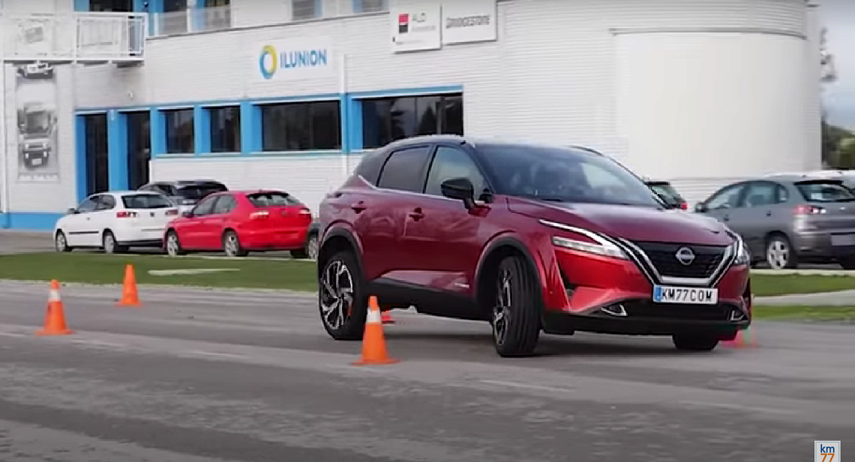 В сети появилось видео с лосиного теста обновленного Nissan Qashqai