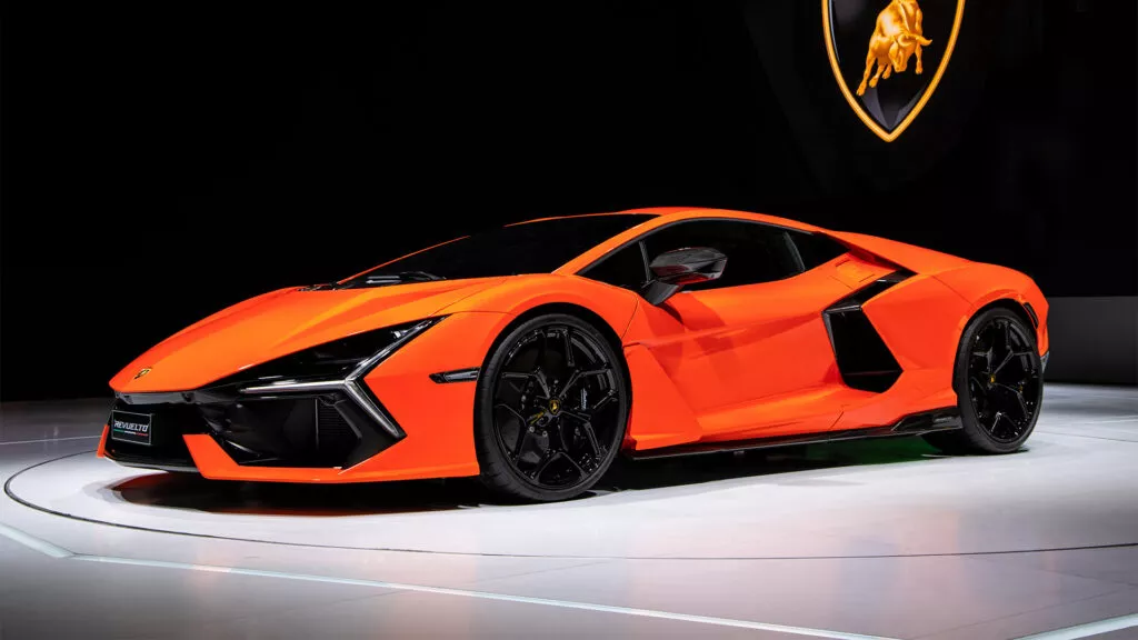 Lamborghini Revuelto - последние новости от команды Repost.uz
