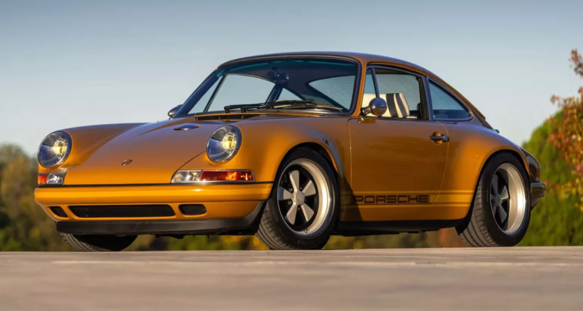 В сети выставили на продажу Porsche 911 от Singer