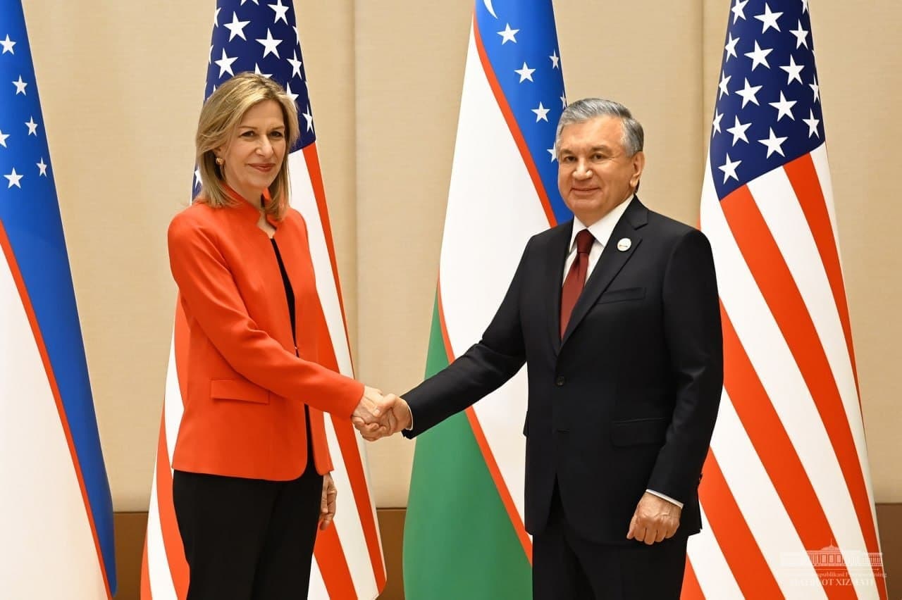 Глава Узбекистана принял делегацию США
